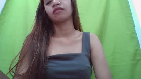 Snapshot of xx_winwin_xx chatting on 01/14/25, 11:27 Mariel online show from 01/14/25, 11:27