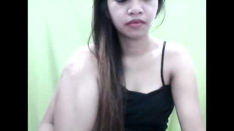 Snapshot of xx_winwin_xx chatting on 10/10/25, 10:31 Mariel online show from 10/10/25, 10:31