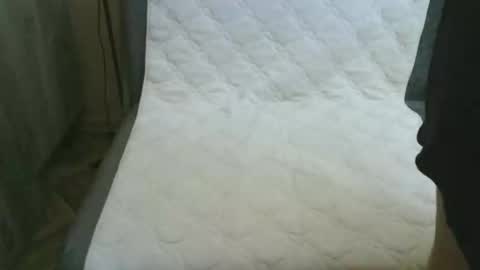 Snapshot of xxalexis chatting on 11/01/25, 08:00 HotMomAlex online show from 11/01/25, 08:00