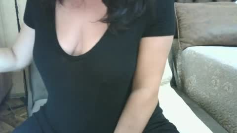 Snapshot of xxalexis chatting on 07/11/26, 07:27 HotMomAlex online show from 07/11/26, 07:27