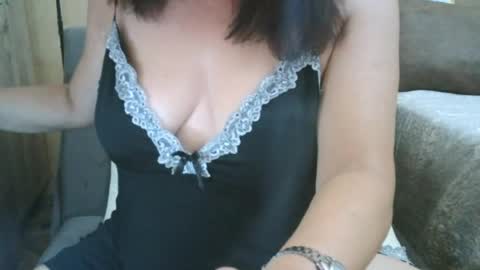 Snapshot of xxalexis chatting on 07/21/26, 07:05 HotMomAlex online show from 07/21/26, 07:05