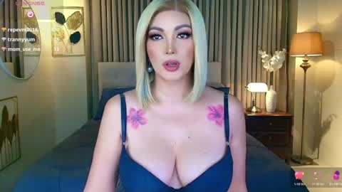 Snapshot of xxbedroombeautyxx chatting on 07/14/26, 02:05 MISS NATALIA online show from 07/14/26, 02:05