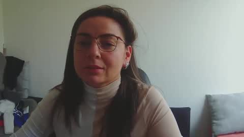 Snapshot of xxbeyotaxx chatting on 10/21/25, 08:42 beyota online show from 10/21/25, 08:42