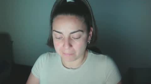 Snapshot of xxbeyotaxx chatting on 10/23/25, 10:41 beyota online show from 10/23/25, 10:41