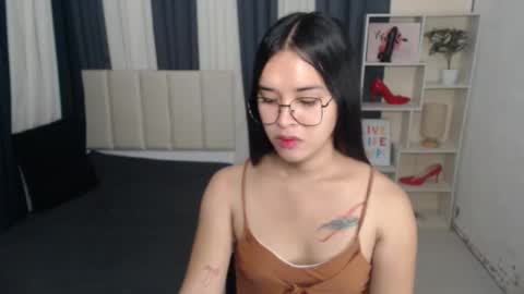 CHLOES ROOM online show from 10/10/25, 05:45