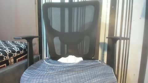 Snapshot of xxhotbodyforcumxx chatting on 01/15/26, 04:11 Coco online show from 01/15/26, 04:11