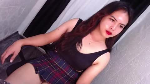 Snapshot of xxhotsexydivinexx chatting on 03/11/25, 04:43 divine online show from 03/11/25, 04:43