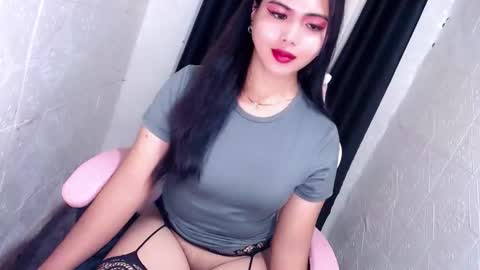 Snapshot of xxhotsexydivinexx chatting on 09/27/25, 09:09 divine online show from 09/27/25, 09:09