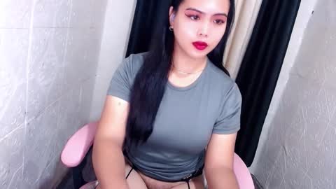 Snapshot of xxhotsexydivinexx chatting on 10/15/25, 11:27 divine online show from 10/15/25, 11:27