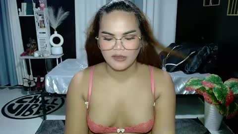 Snapshot of xxkylie_smithxx chatting on 06/10/26, 01:10 Kylie Smith online show from 06/10/26, 01:10