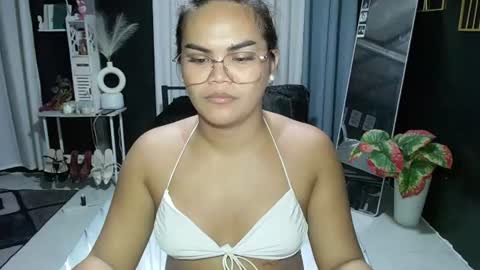Snapshot of xxkylie_smithxx chatting on 06/11/26, 02:59 Kylie Smith online show from 06/11/26, 02:59