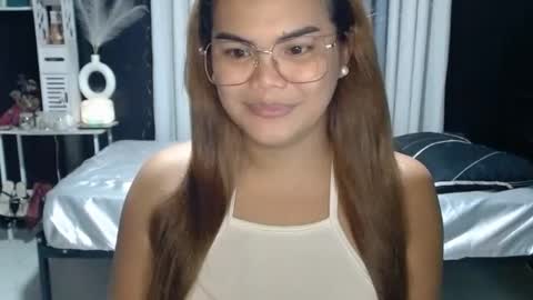 Snapshot of xxkylie_smithxx chatting on 06/19/26, 10:19 Kylie Smith online show from 06/19/26, 10:19