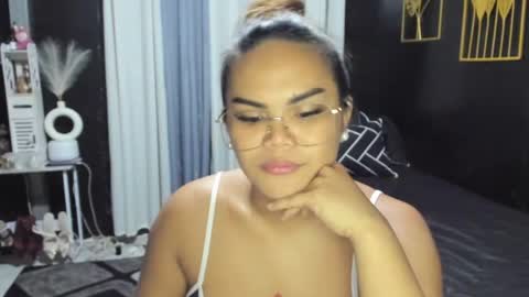 Snapshot of xxkylie_smithxx chatting on 06/27/26, 12:22 Kylie Smith online show from 06/27/26, 12:22