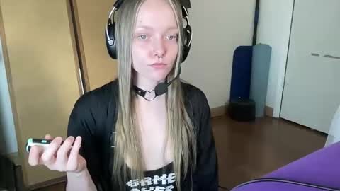 Snapshot of xxloveanastasia chatting on 05/06/26, 03:50 LoveAnastasia online show from 05/06/26, 03:50