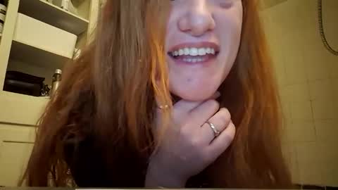 Snapshot of xxmariebliss chatting on 10/30/25, 12:39 xxmariebliss online show from 10/30/25, 12:39