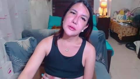 Snapshot of xxmiranda_greyxx chatting on 07/06/26, 01:24 sexyyanna4u online show from 07/06/26, 01:24