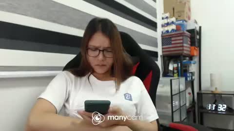 Snapshot of xxmonsterbigcockxx chatting on 01/22/25, 03:29 Kaycee online show from 01/22/25, 03:29