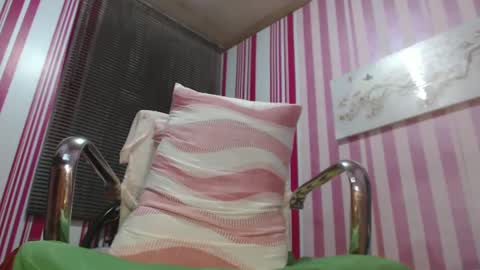 xxrowenatastycockforyouxx online show from 02/13/25, 09:51