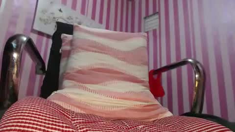 xxrowenatastycockforyouxx online show from 10/29/25, 04:37