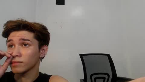 Snapshot of xxsebastian18 chatting on 12/11/24, 11:41 seb online show from 12/11/24, 11:41