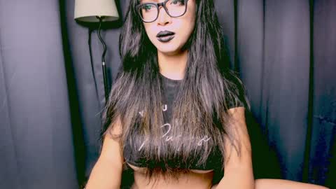 Snapshot of xxsexyandhotxx chatting on 12/04/24, 02:09 Lara online show from 12/04/24, 02:09