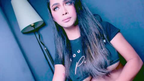 Snapshot of xxsexyandhotxx chatting on 01/09/25, 06:47 Lara online show from 01/09/25, 06:47