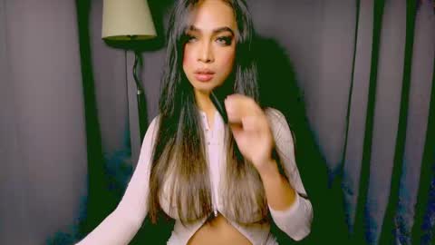 Snapshot of xxsexyandhotxx chatting on 01/16/25, 05:12 Lara online show from 01/16/25, 05:12