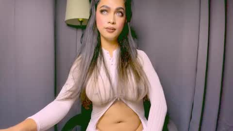 Snapshot of xxsexyandhotxx chatting on 01/16/25, 08:14 Lara online show from 01/16/25, 08:14