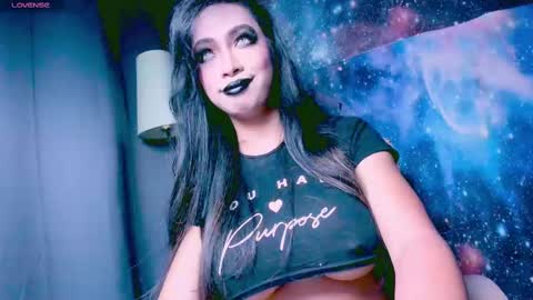 Snapshot of xxsexyandhotxx chatting on 02/27/25, 01:59 Lara online show from 02/27/25, 01:59