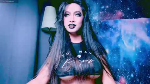 Snapshot of xxsexyandhotxx chatting on 02/27/25, 05:02 Lara online show from 02/27/25, 05:02