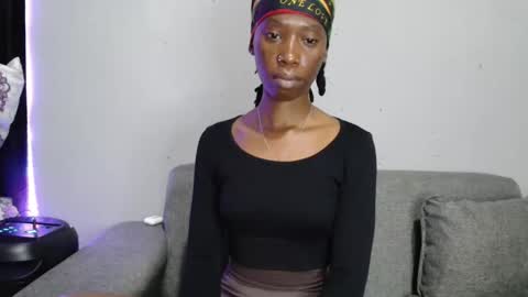 xxsexytalia28 online show from 10/23/25, 08:02