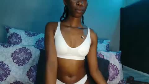 xxsexytalia28 online show from 01/06/26, 08:23