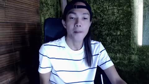 Snapshot of xxskinny_alonzoxx chatting on 01/19/25, 12:17 Ali online show from 01/19/25, 12:17