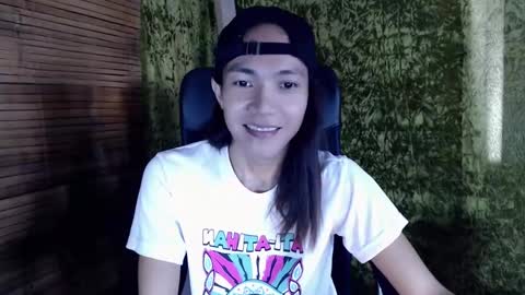 Snapshot of xxskinny_alonzoxx chatting on 01/25/25, 01:32 Ali online show from 01/25/25, 01:32