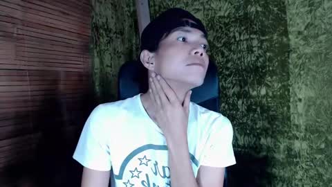 Snapshot of xxskinny_alonzoxx chatting on 01/31/25, 11:13 Ali online show from 01/31/25, 11:13