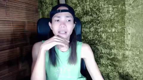 Snapshot of xxskinny_alonzoxx chatting on 02/13/25, 08:55 Ali online show from 02/13/25, 08:55