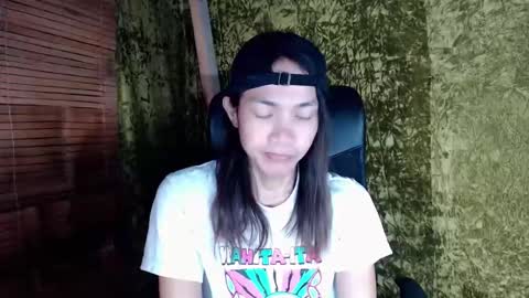 Snapshot of xxskinny_alonzoxx chatting on 02/23/25, 10:20 Ali online show from 02/23/25, 10:20