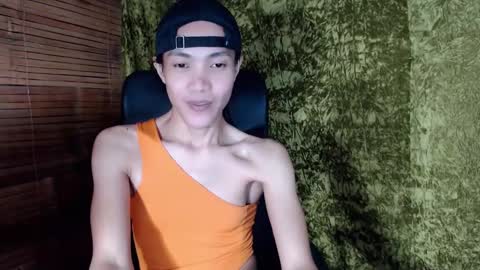 Snapshot of xxskinny_alonzoxx chatting on 02/25/25, 08:09 Ali online show from 02/25/25, 08:09