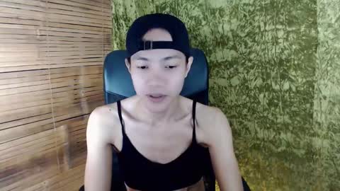 Snapshot of xxskinny_alonzoxx chatting on 03/08/25, 08:35 Ali online show from 03/08/25, 08:35