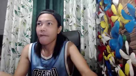 Snapshot of xxskinny_alonzoxx chatting on 09/27/25, 09:31 Ali online show from 09/27/25, 09:31