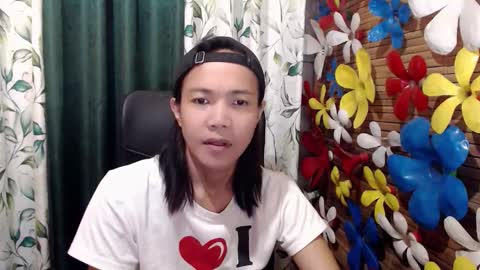 Snapshot of xxskinny_alonzoxx chatting on 10/03/25, 11:24 Ali online show from 10/03/25, 11:24