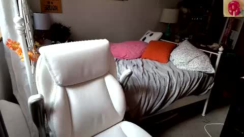 Strawberry Jane online show from 11/04/25, 08:30