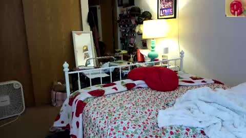 Strawberry Jane online show from 05/29/26, 03:26