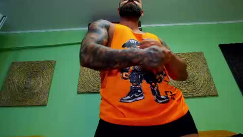 Snapshot of xxtreamleonard chatting on 06/10/26, 01:43 Xtream Leonard online show from 06/10/26, 01:43
