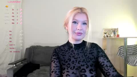 Snapshot of xxviktoryqueenxx chatting on 10/15/25, 09:15 Vi online show from 10/15/25, 09:15