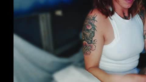 KIKI online show from 04/08/26, 07:19