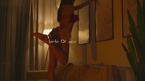 Molly online show from 12/01/25, 11:59