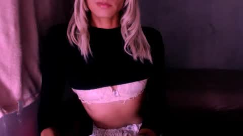Snapshot of xxxanonymousloverxxx chatting on 06/12/26, 03:38 Chiara online show from 06/12/26, 03:38