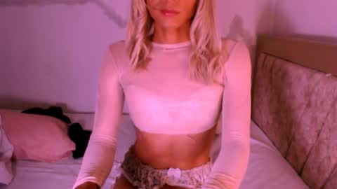 Snapshot of xxxanonymousloverxxx chatting on 07/10/26, 05:01 Chiara online show from 07/10/26, 05:01