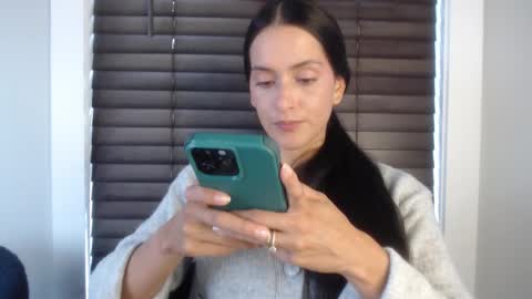 Lola online show from 10/22/25, 05:02